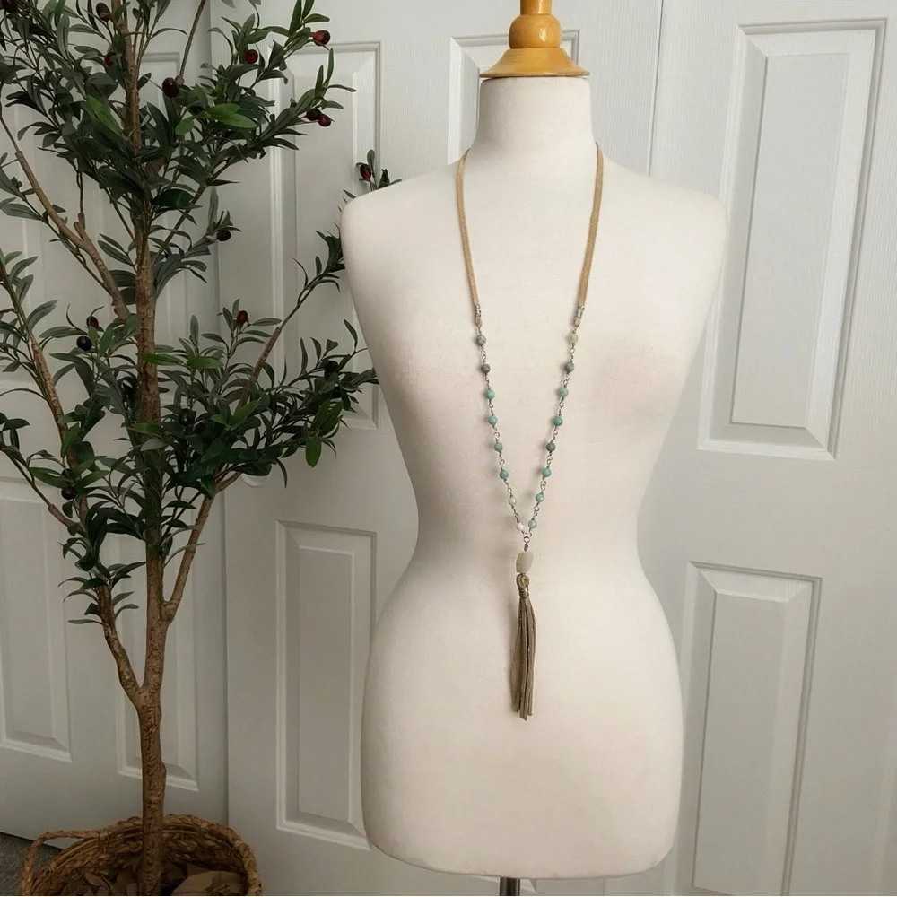 NECKLACE Western Beaded Leather Fringe - Picture 6 of 9